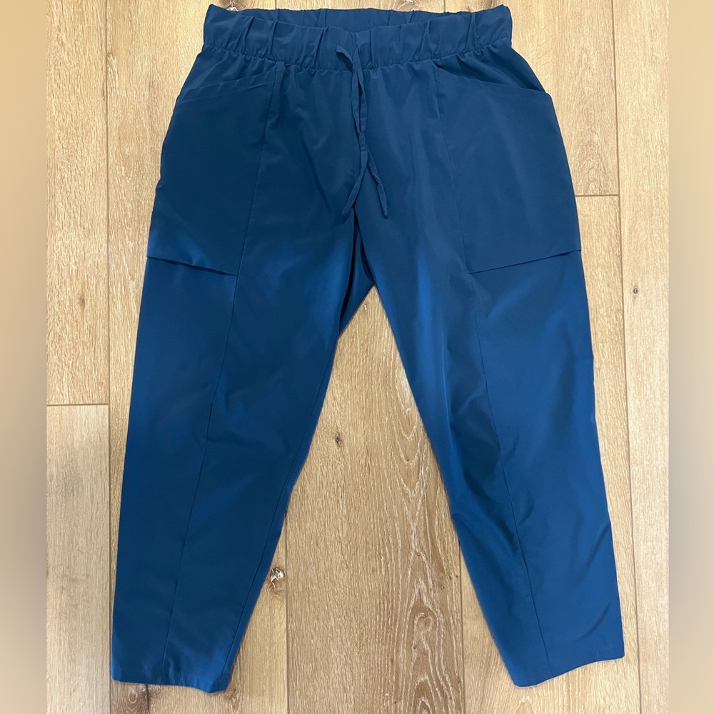 All in Motion Navy Capris, M. Athletic/leisure wear.